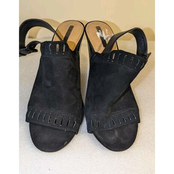 Tahari Black Suede Peep-toe Slingback Maya Sandal 8 New - Picture 1 of 4